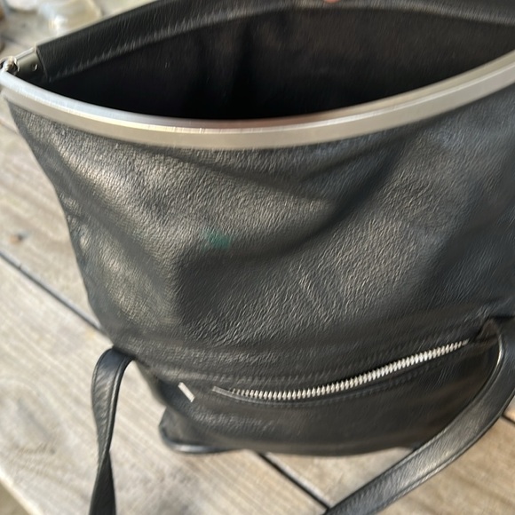Vintage Black Leather Foldover Shoulder Bag with Hinged silver Metal Frame - Picture 8 of 14